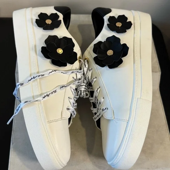 Karl Lagerfeld Women's Paris Crete Flower Sneaker, size 11, NWOT - Picture 12 of 13